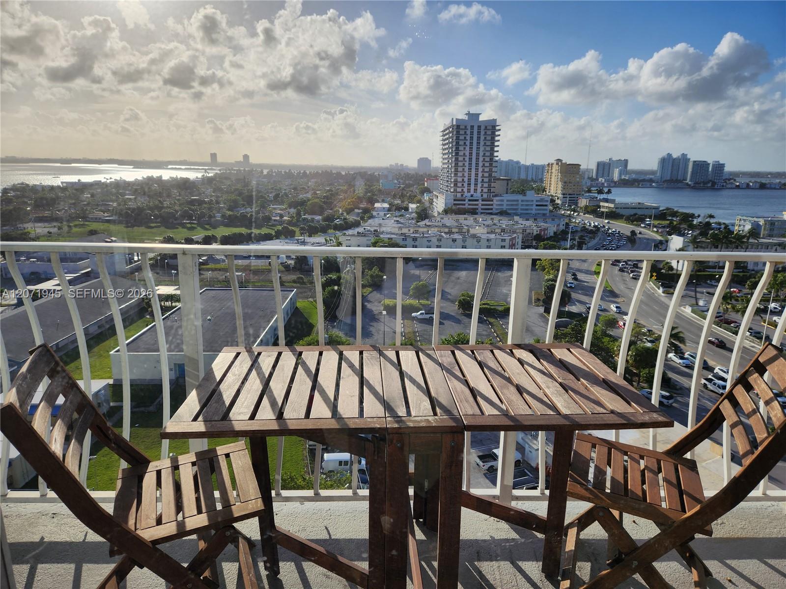 7601 E Treasure Dr # 1501 — Photo 4