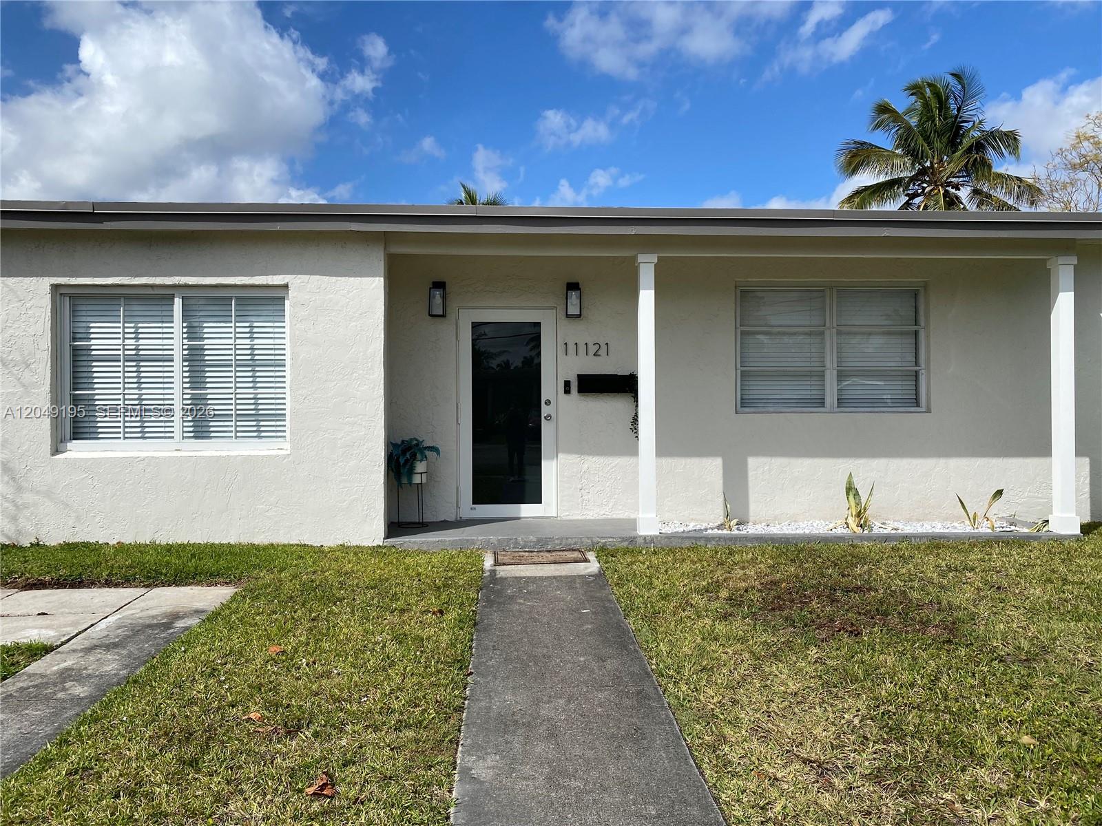 11121 SW 46th St — Photo 2