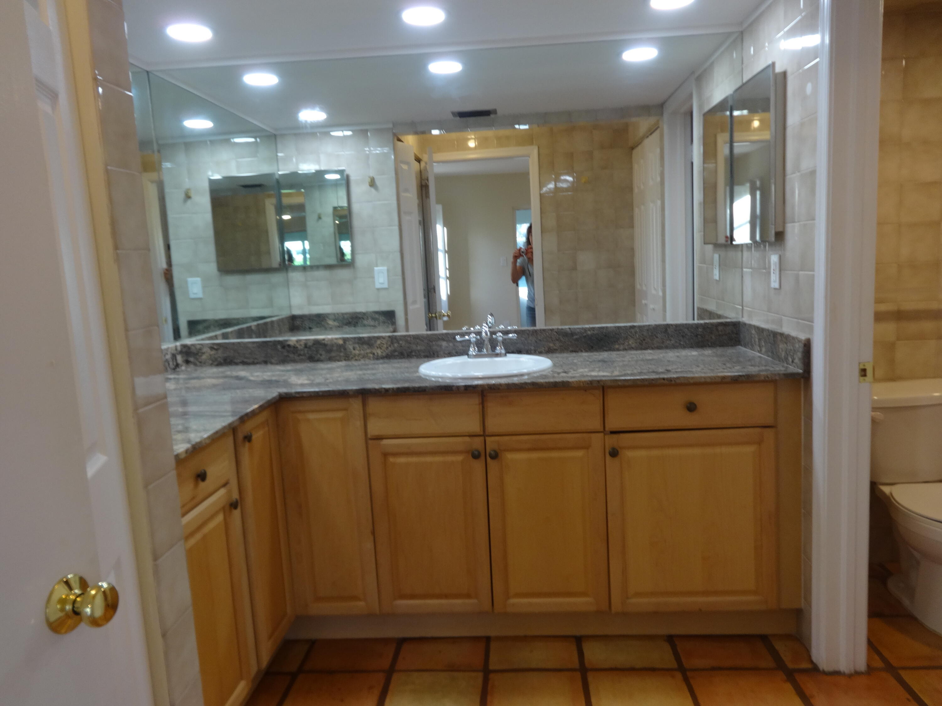 13868 COCOANUT Avenue — Photo 5