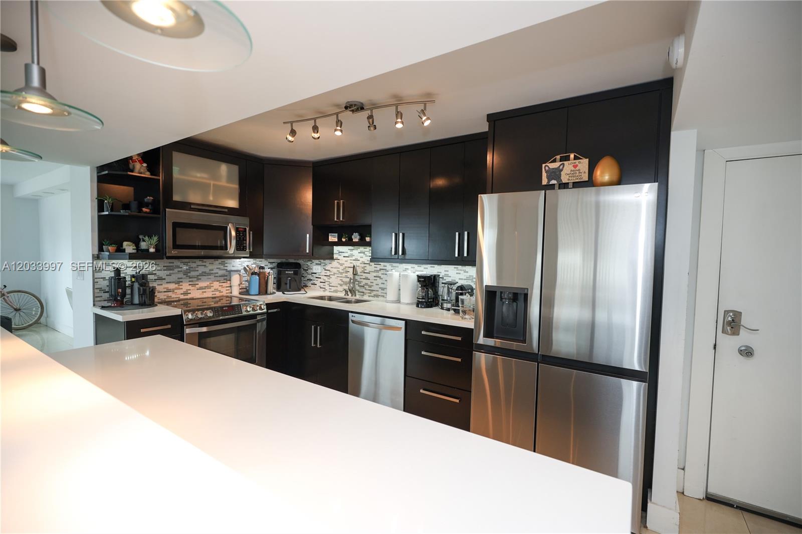 7135 Collins Ave # 735, Miami Beach FL 33141