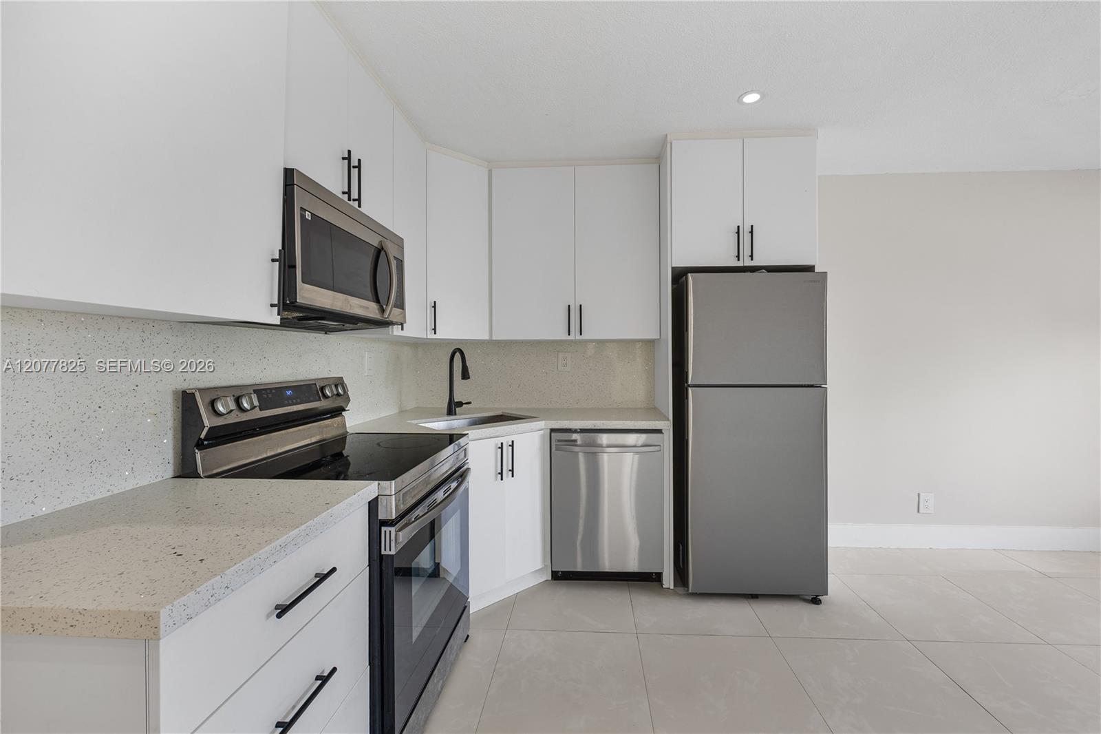 5420 Hollywood Blvd # 209 — Photo 3