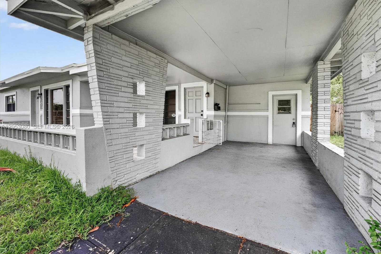 649 W Evanston Cir — Photo 4