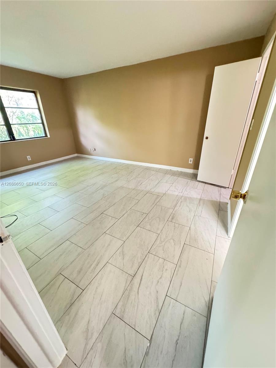 3129 Oakland Shores Dr # A109 — Photo 3