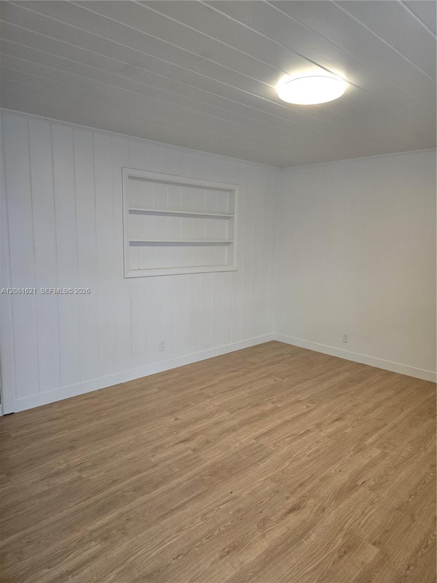4000 Greenwood Ave — Photo 2