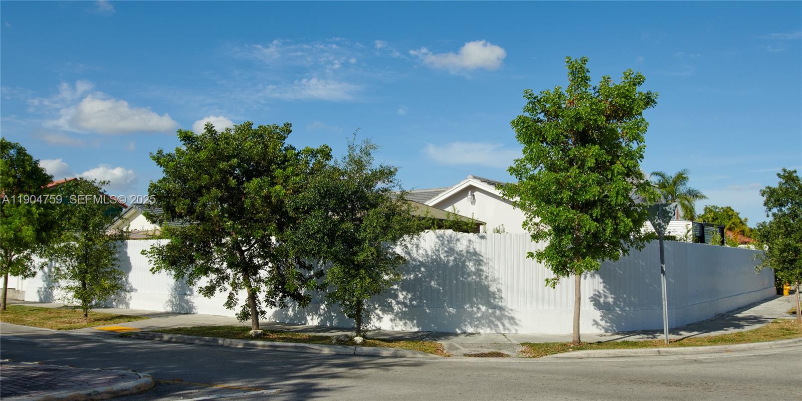 2980 SW 141st Ct — Photo 3