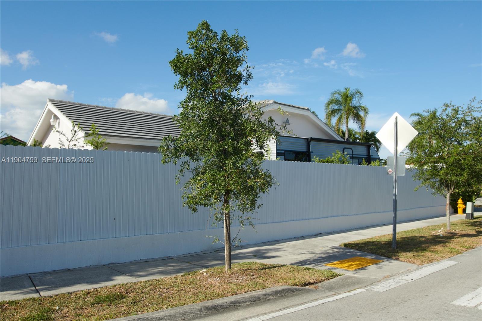 2980 SW 141st Ct — Photo 4