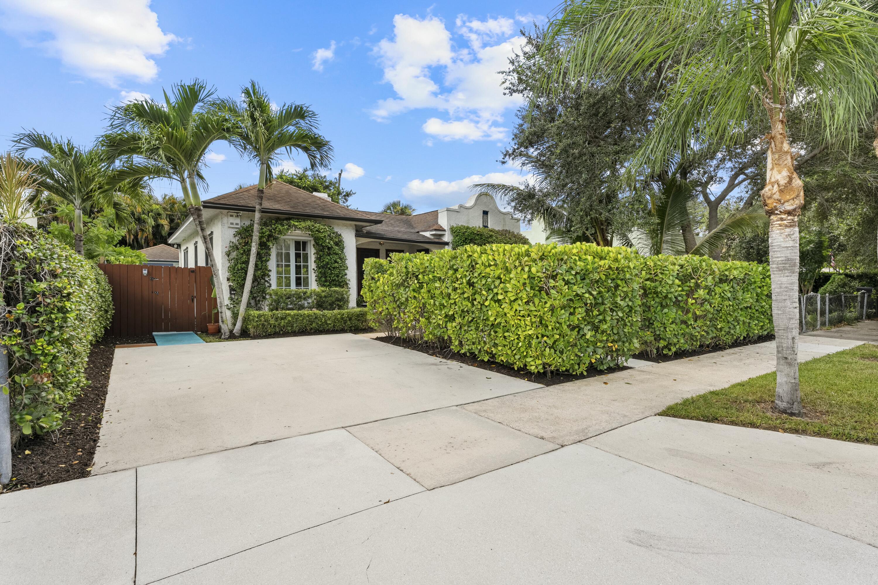 416 WESTWOOD Road — Photo 3