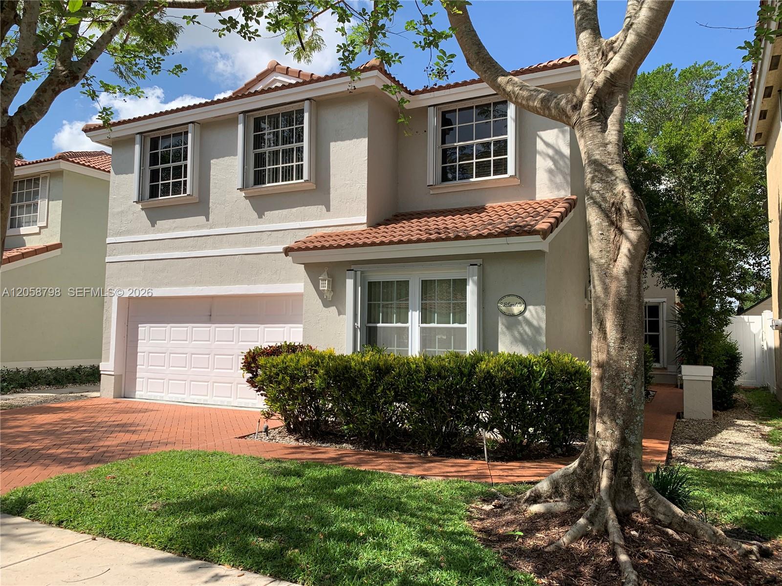 818 Garnet Cir, Weston FL 33326
