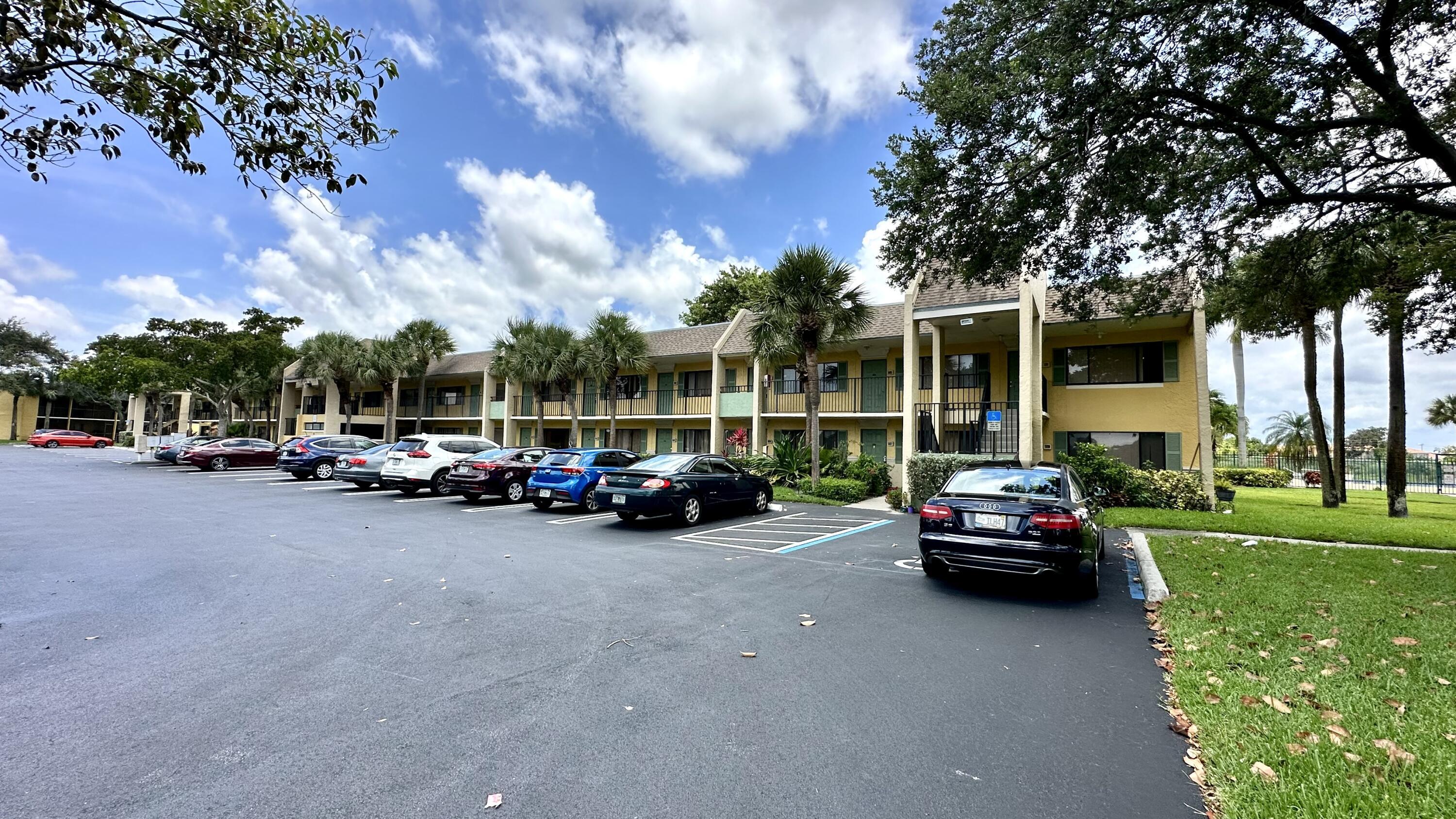 1632 Meadows Circle W, Boynton Beach FL 33436