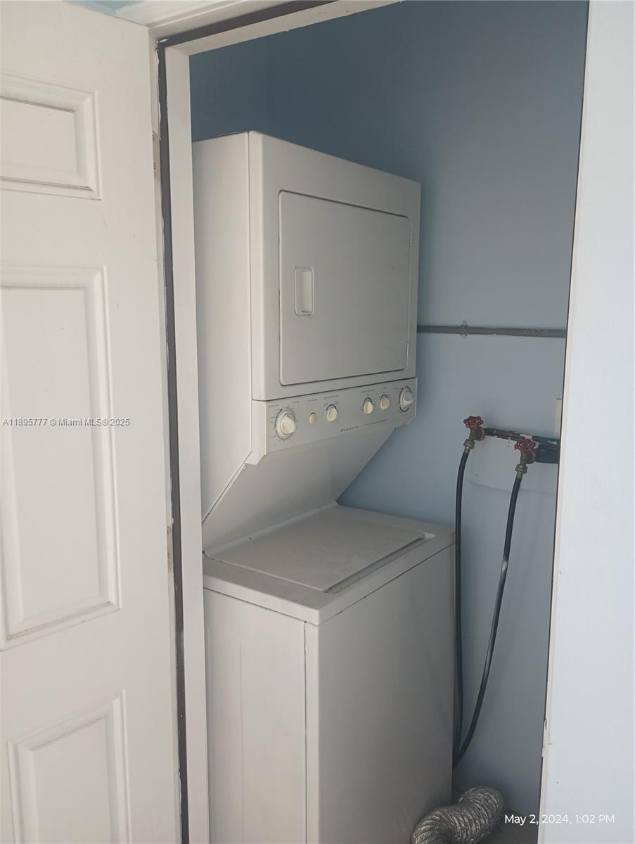 258 Neptune Ave — Photo 4