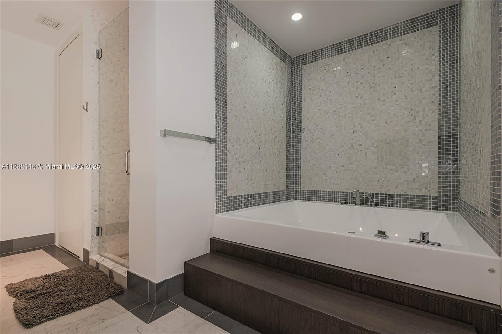 200 Biscayne Boulevard Way # 5109 View 14