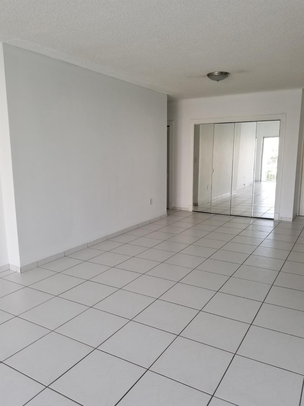500 BAYVIEW Drive # 817 — Photo 3