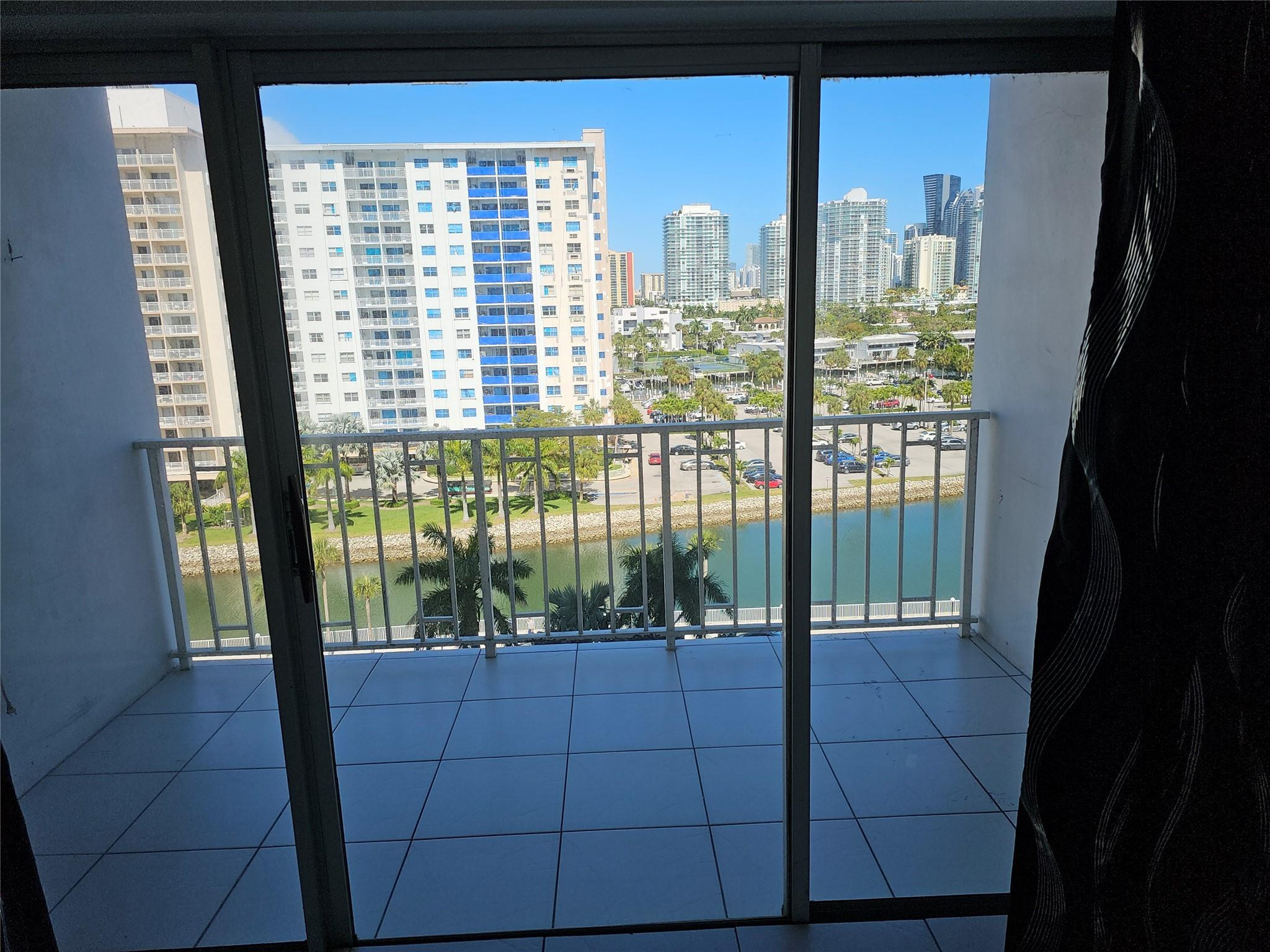 500 BAYVIEW Drive # 817 — Photo 4