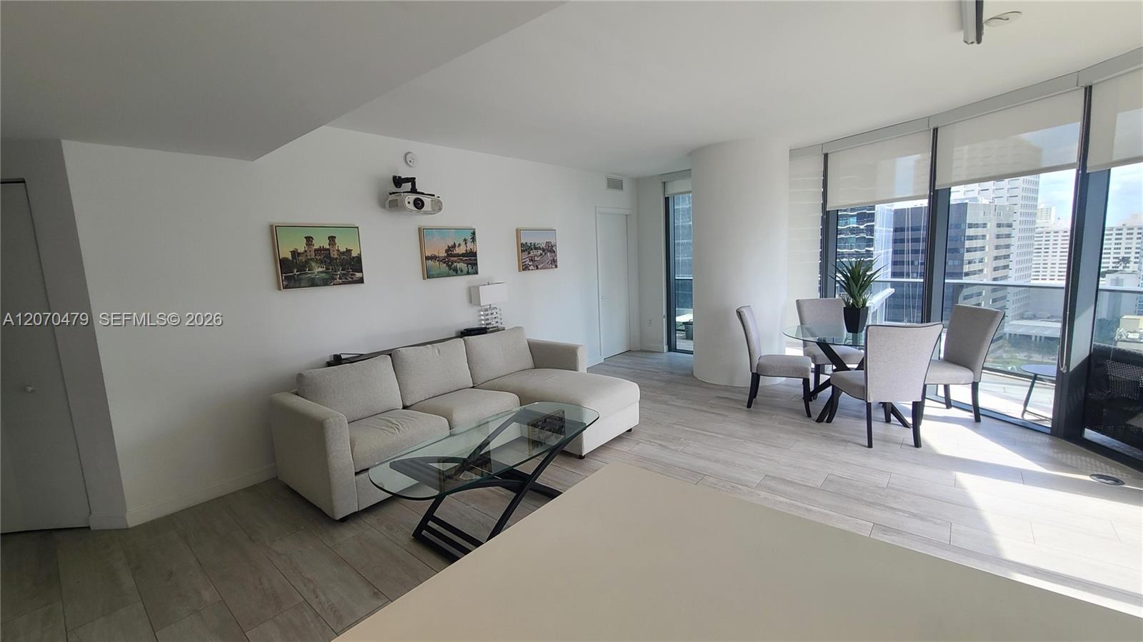 45 SW 9th St # 1503, Miami FL 33130