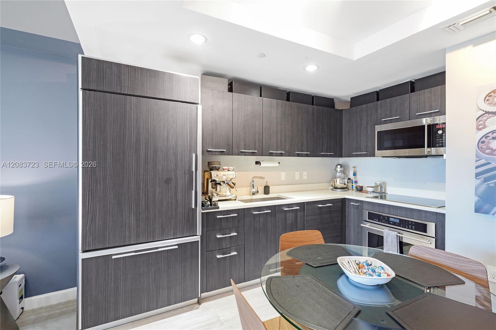 45 SW 9th St # 3405 — Photo 4