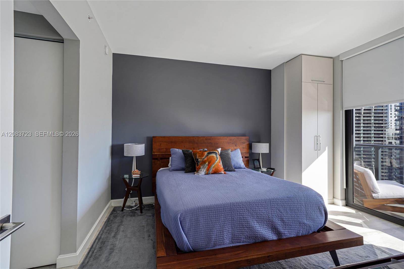 45 SW 9th St # 3405 — Photo 5