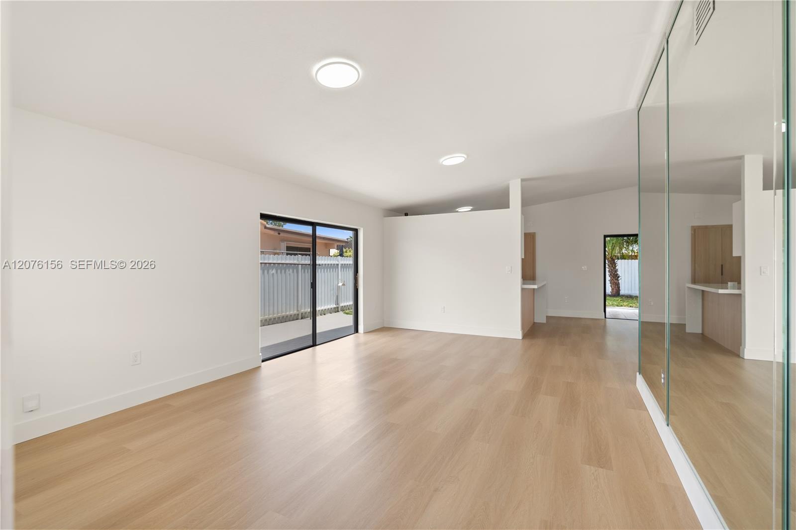 1201 SW 142nd Ave — Photo 3