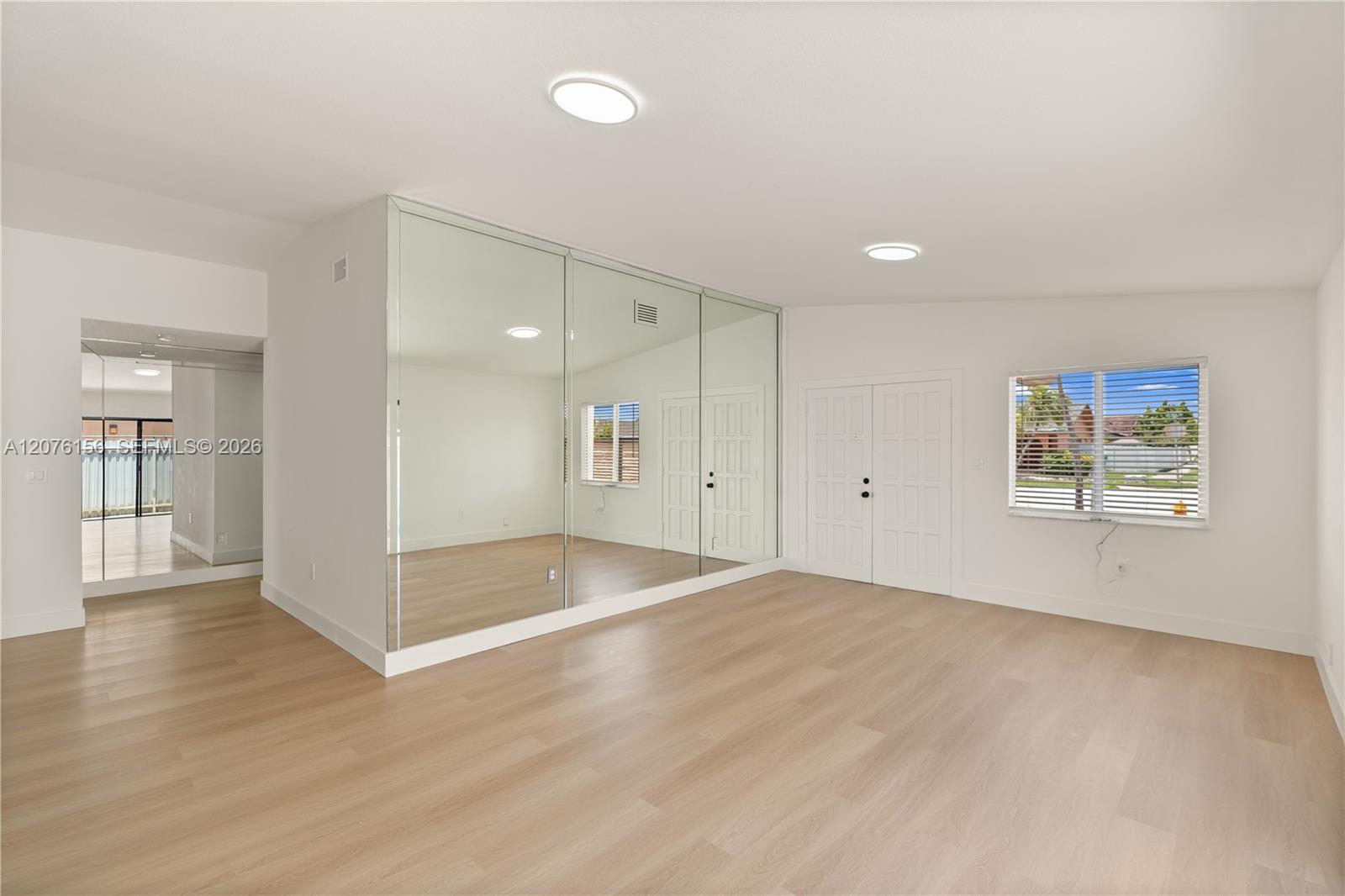 1201 SW 142nd Ave — Photo 4