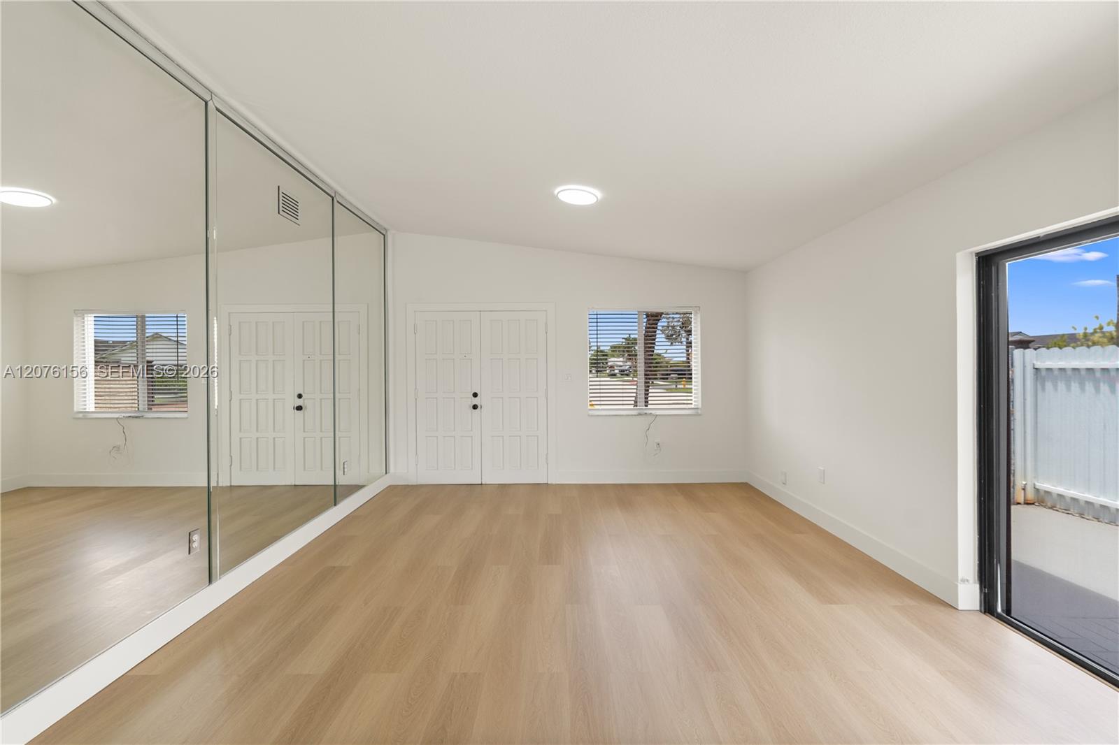 1201 SW 142nd Ave — Photo 5