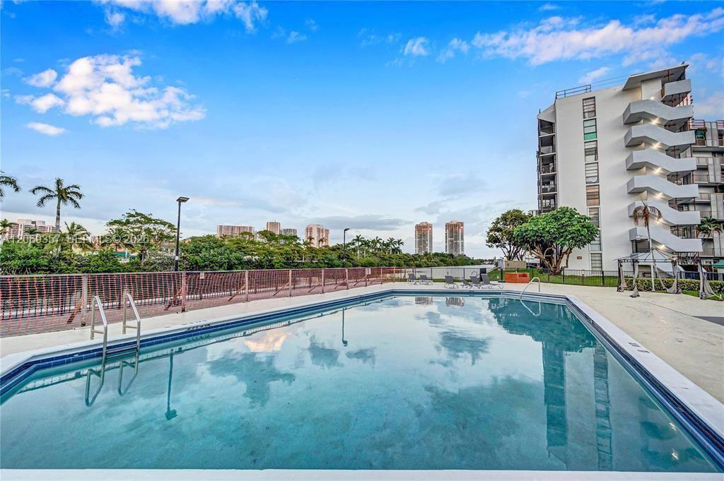 3401 N Country Club Dr # 216 View 1