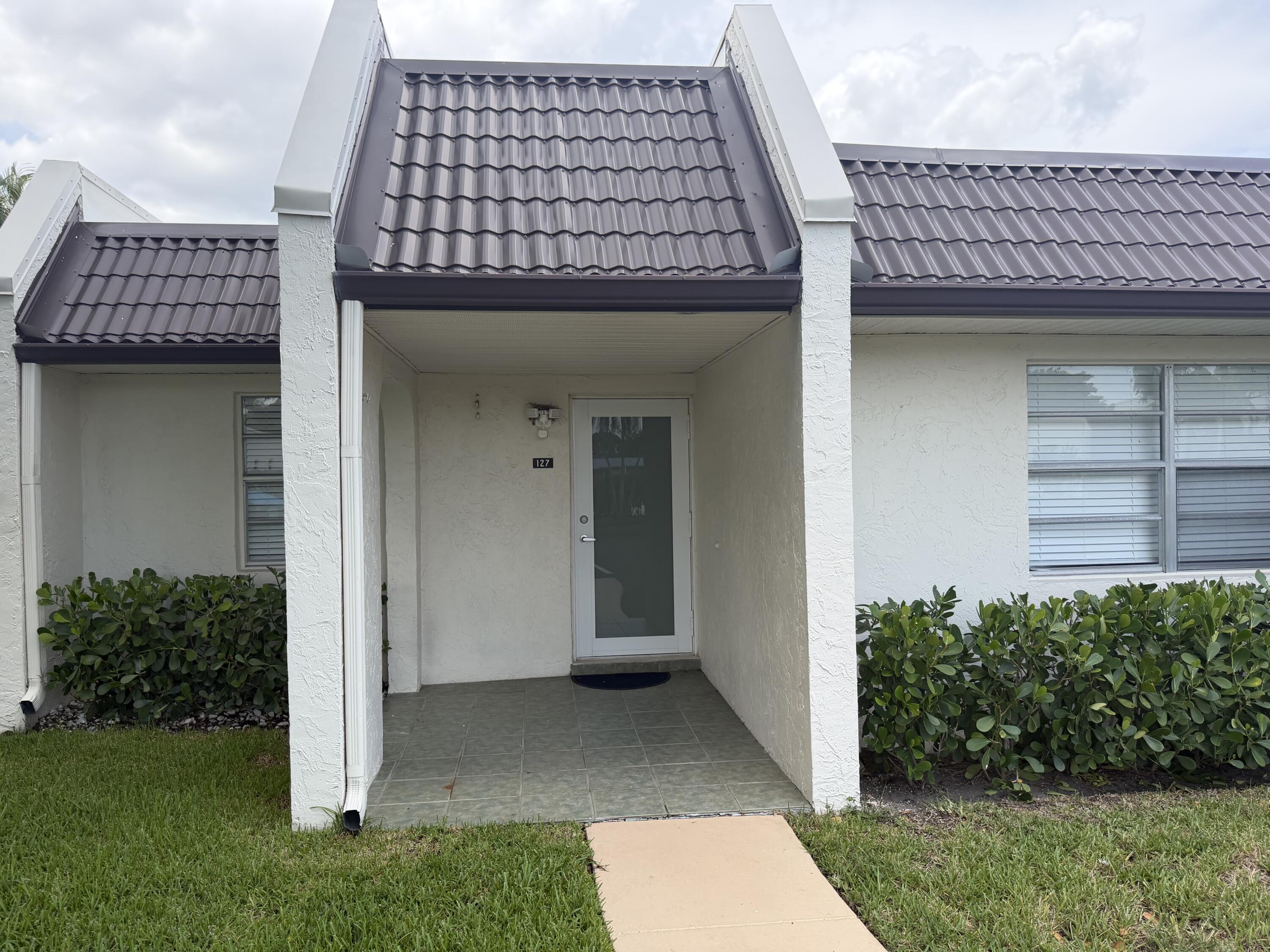 127 LAKE REBECCA Drive, West Palm Beach FL 33411