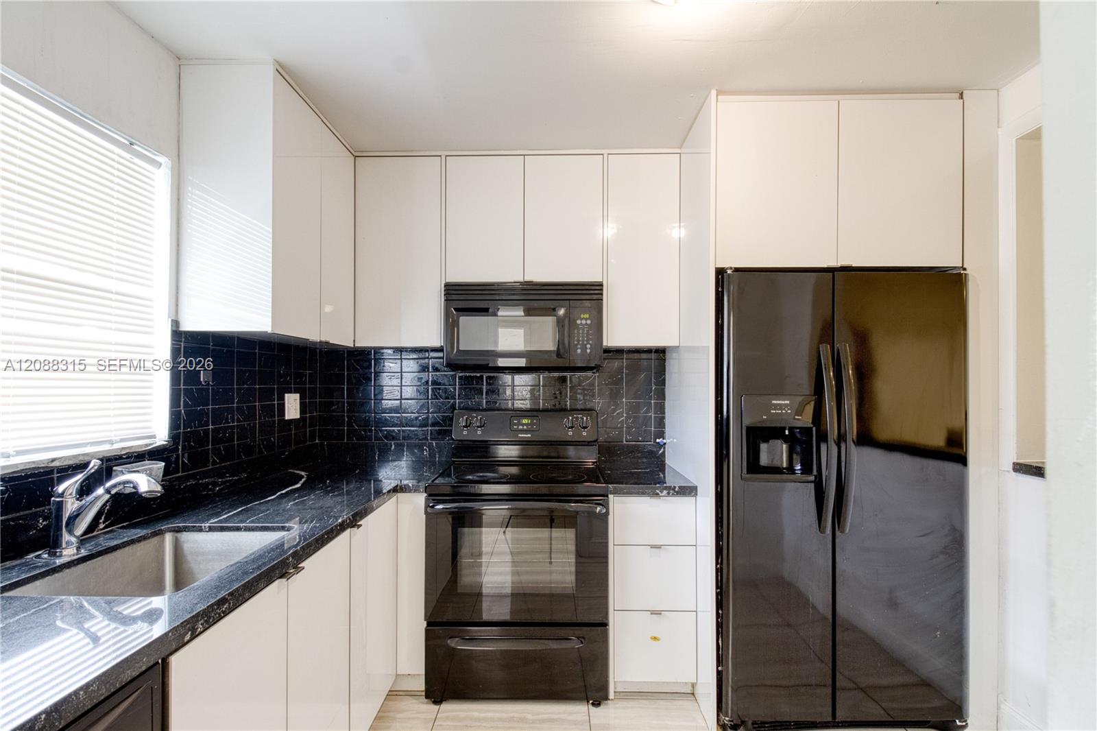 5160 SW 40th Ave # 4D — Photo 3