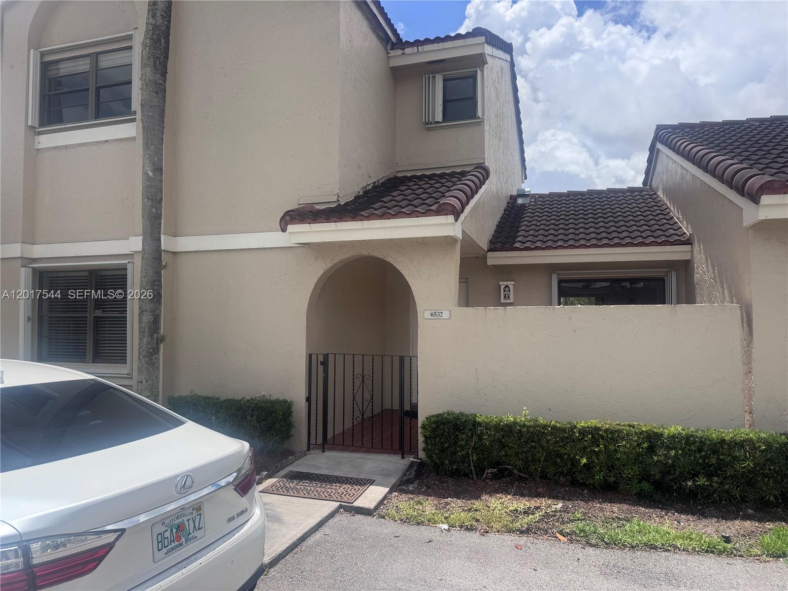6532 NW 170th Ter, Hialeah FL 33015