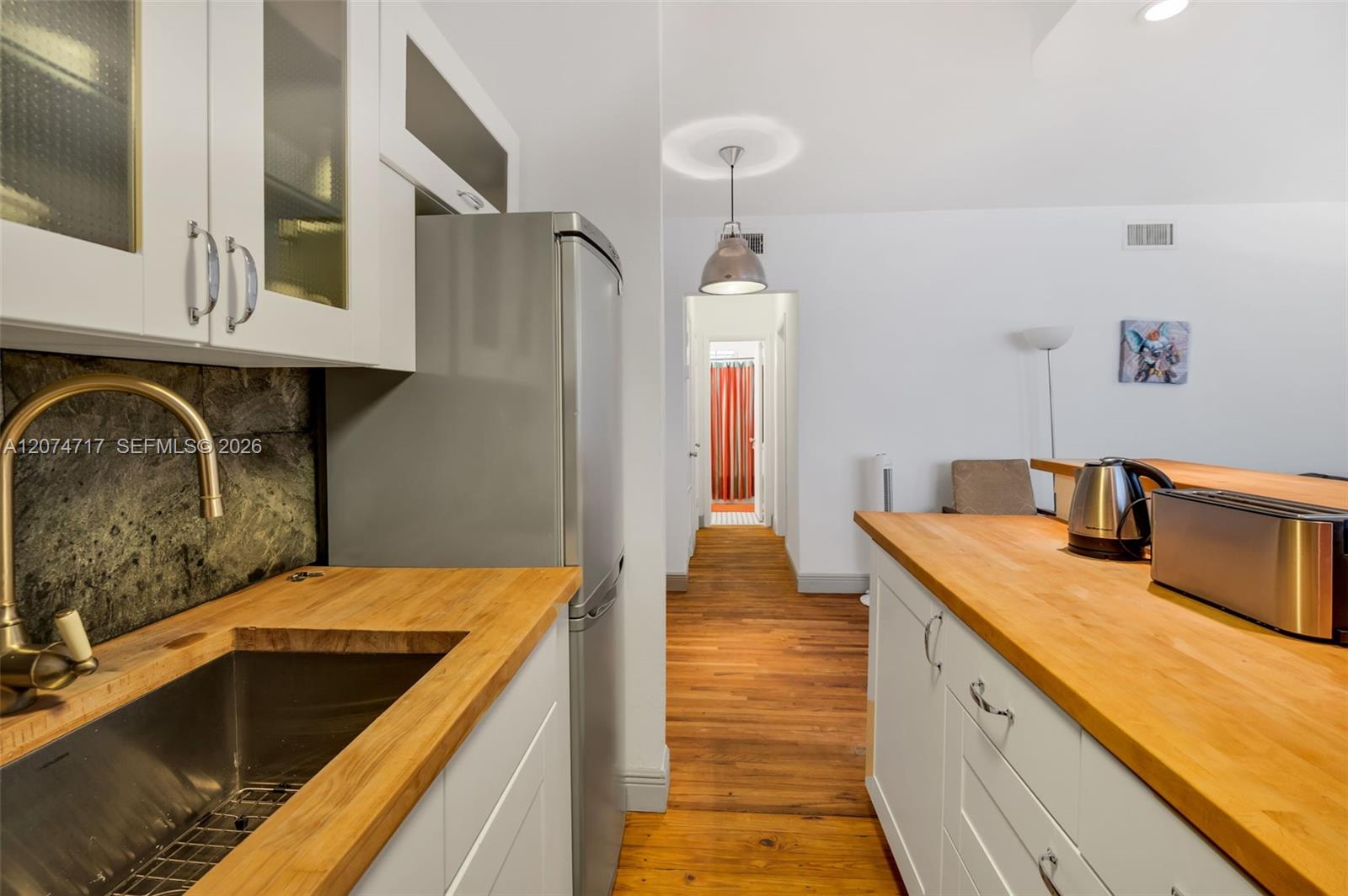 1551 Michigan Ave # 12 — Photo 4