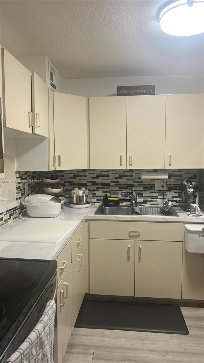 1480 W 46th St # 210 — Photo 3