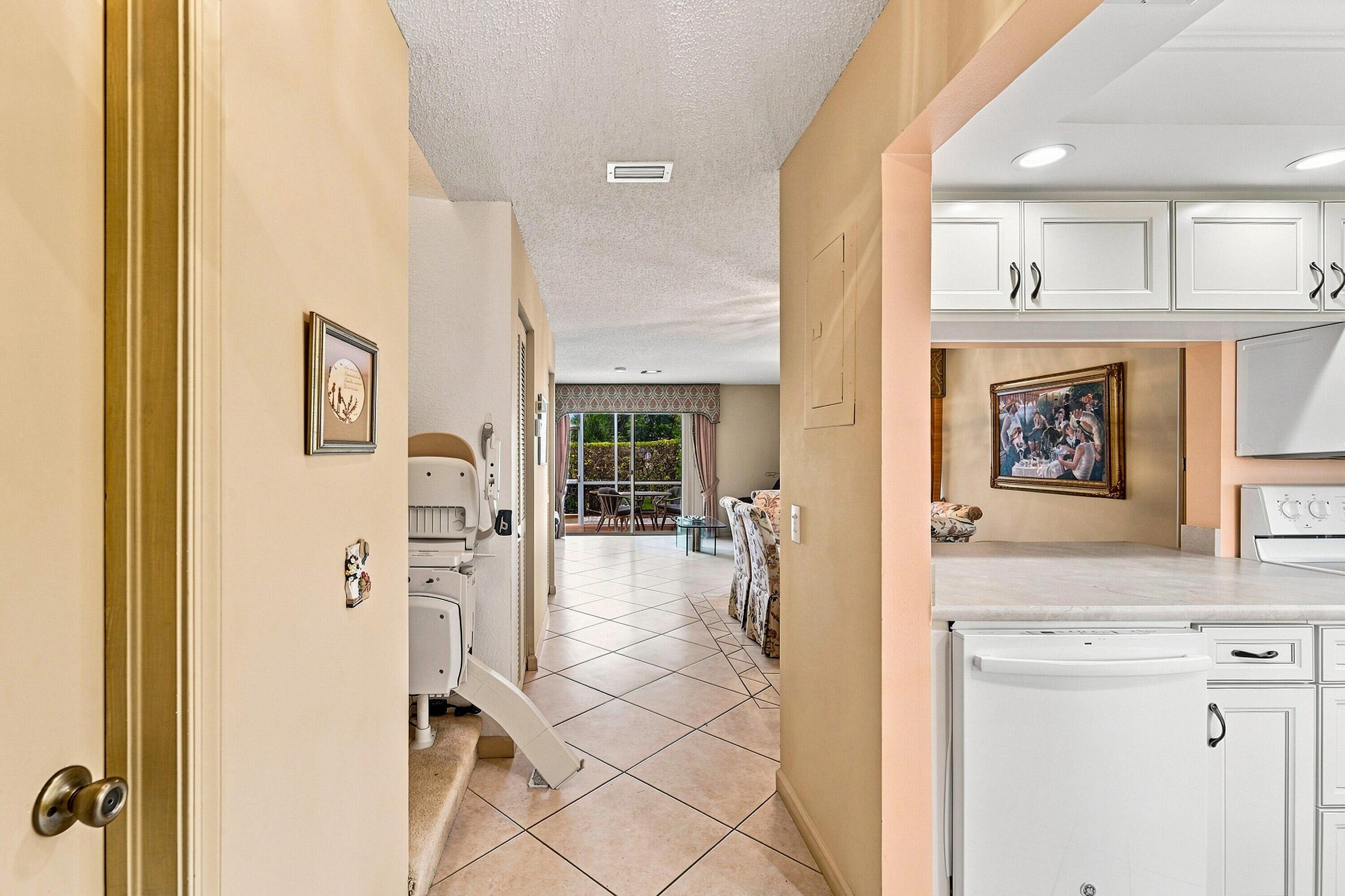 211 Waterside Drive — Photo 5