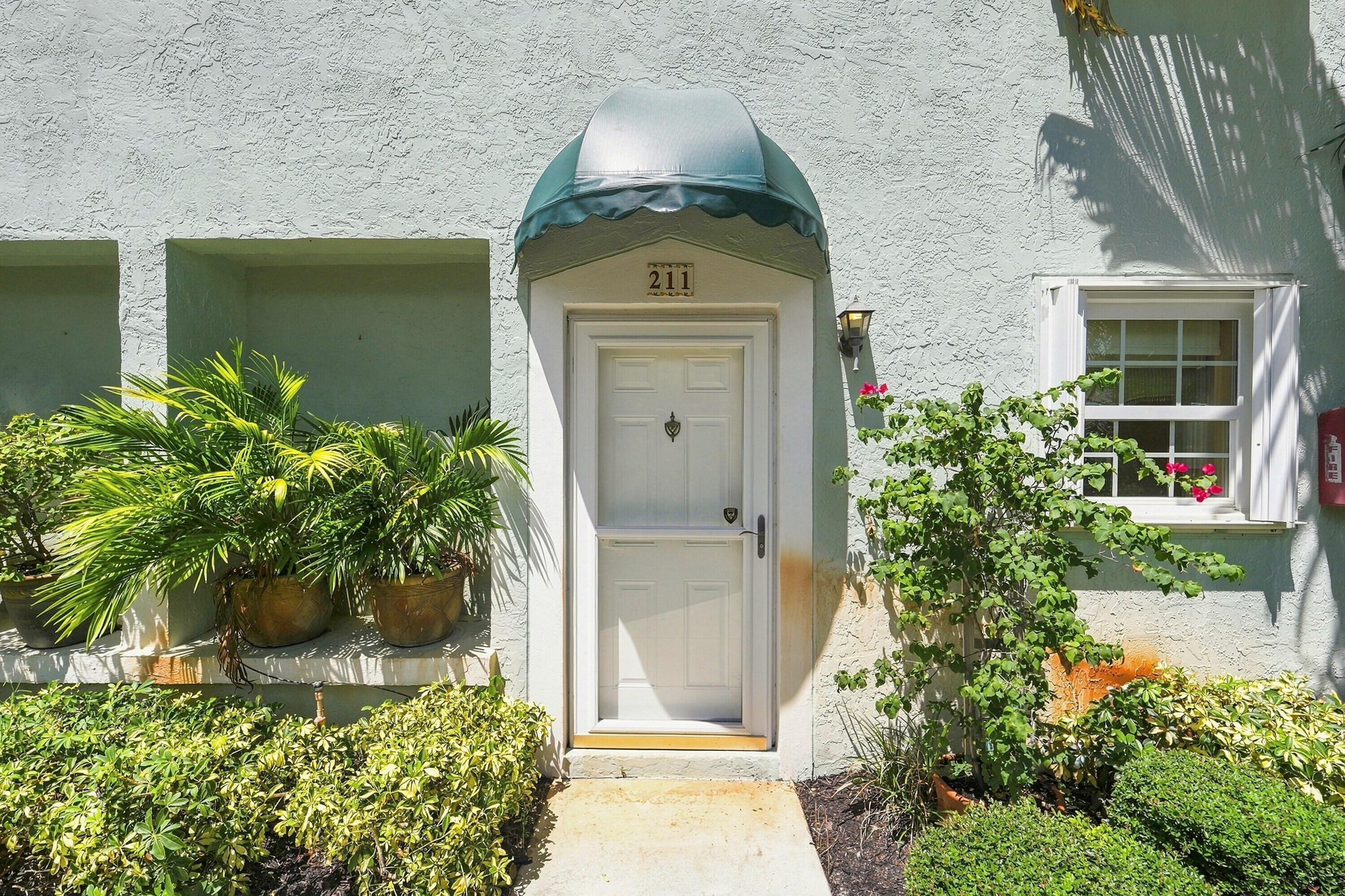 211 Waterside Drive — Photo 3