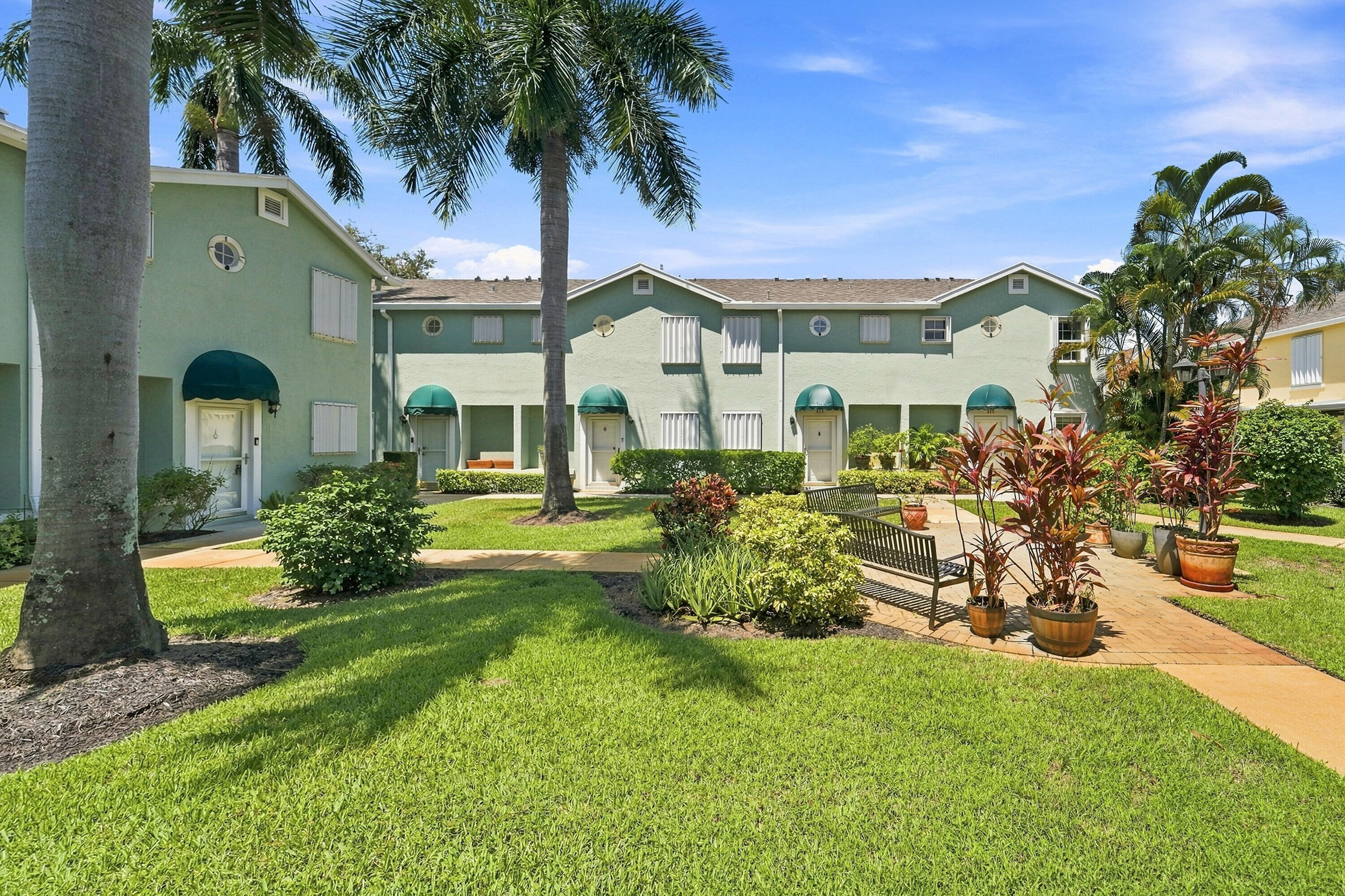 211 Waterside Drive — Photo 4