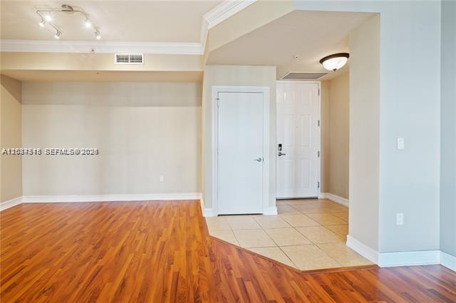 3001 NE 185th St # 615 — Photo 5