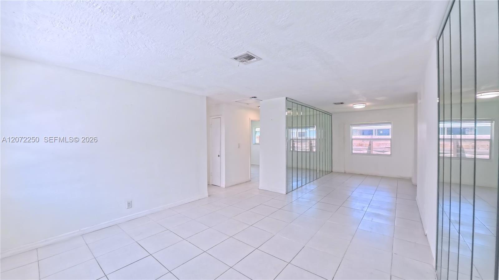 753 SW 2nd St — Photo 3