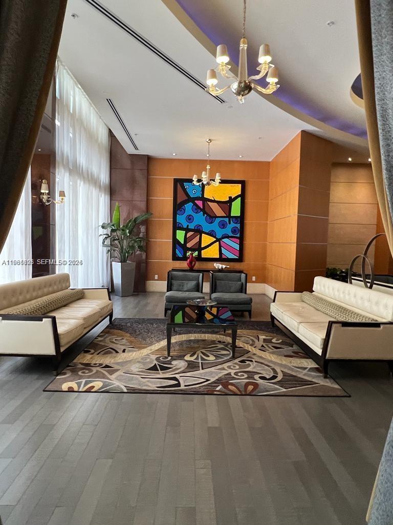 253 NE 2nd St # 3806, Miami FL 33132