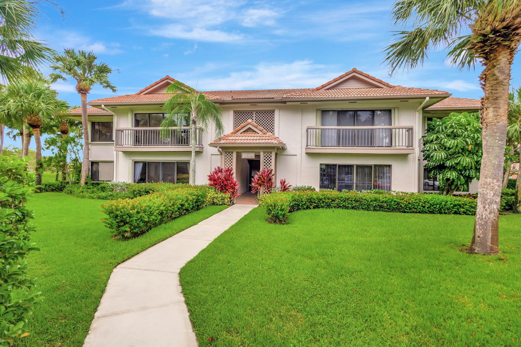1109 Duncan Circle # 201, Palm Beach Gardens FL 33418
