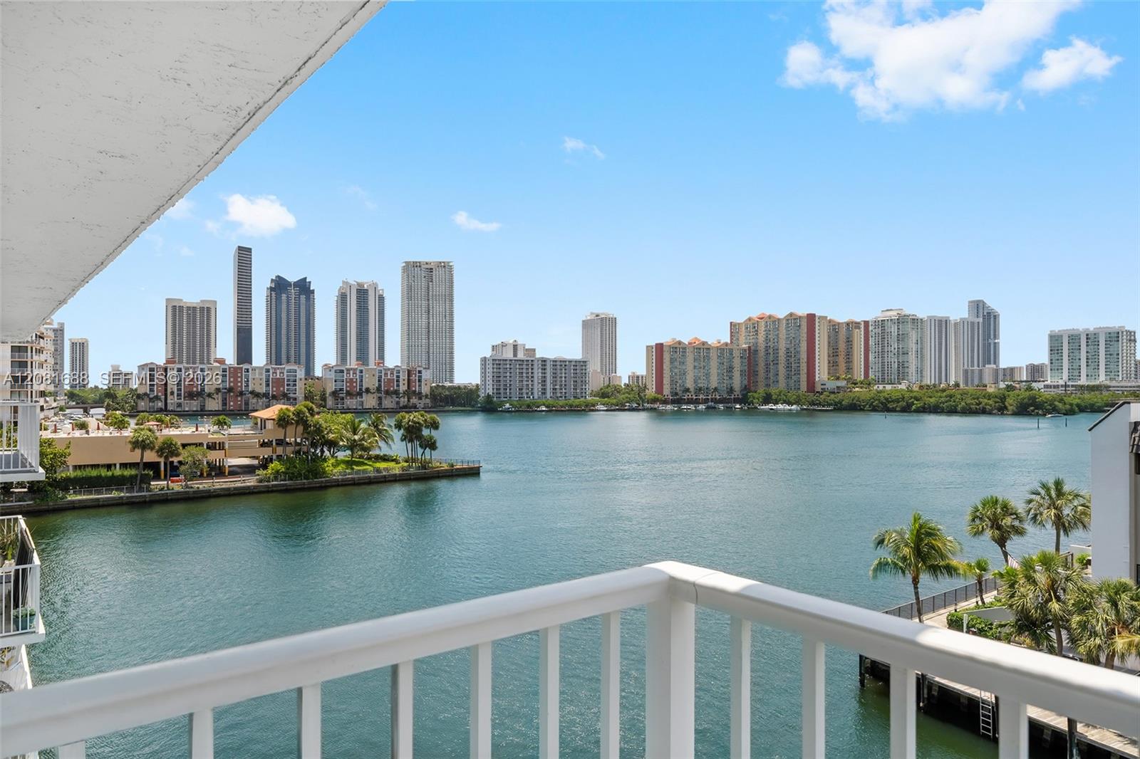 4000 NE 169th St # 607 PLUS 30 FT DOCK, North Miami Beach FL 33160