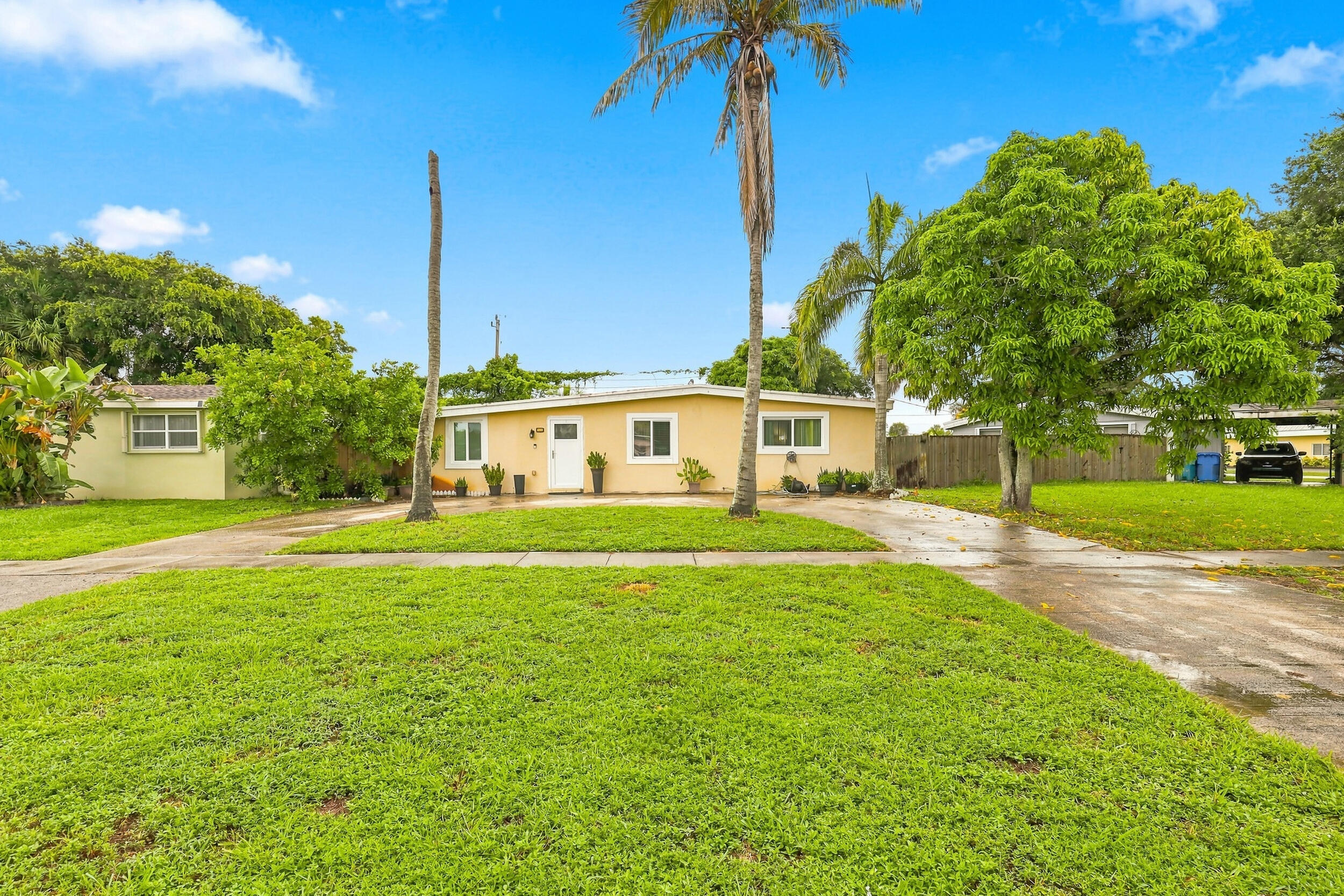 730 GARDENIA Drive, Royal Palm Beach FL 33411