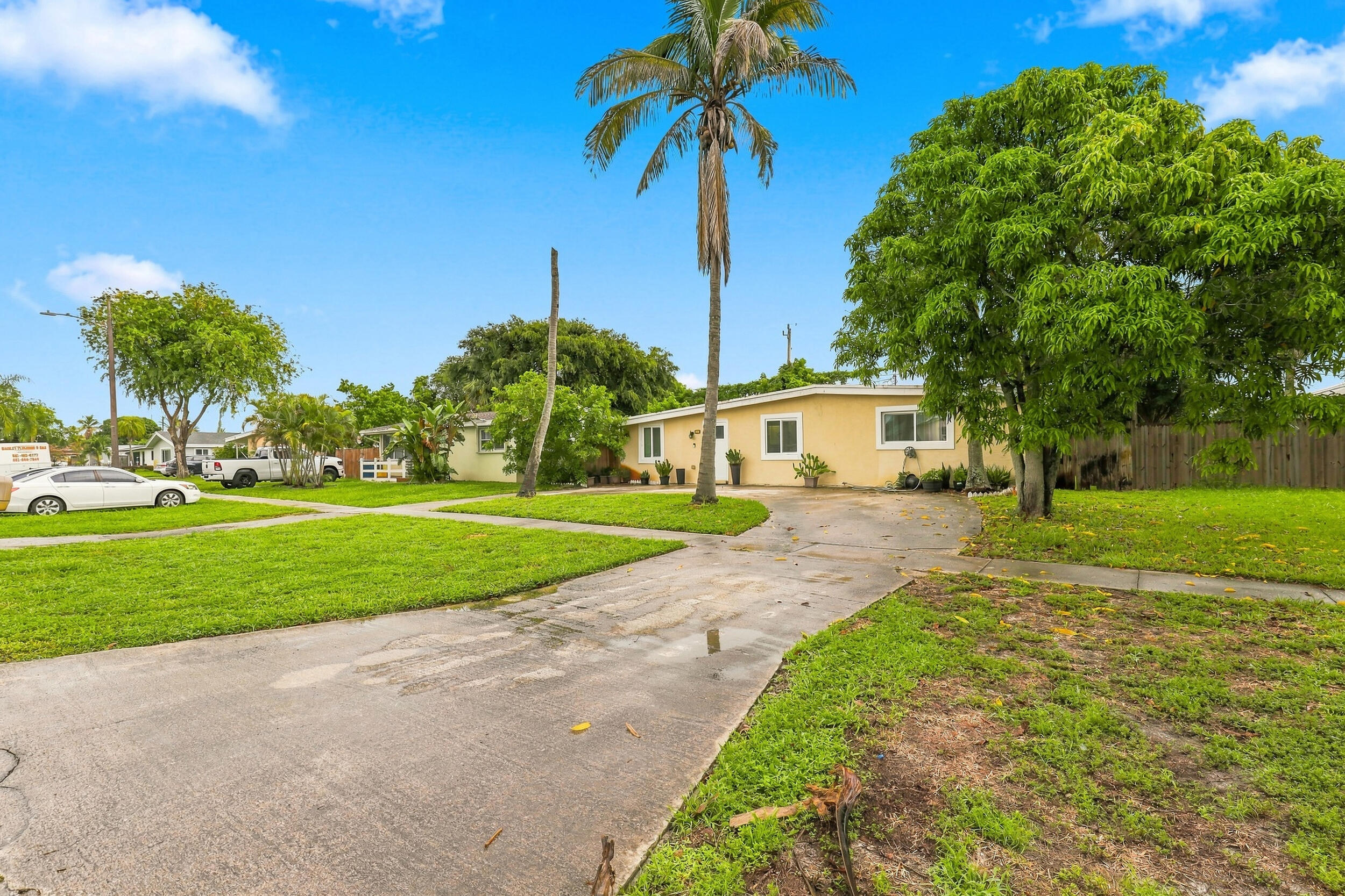 730 GARDENIA Drive — Photo 3