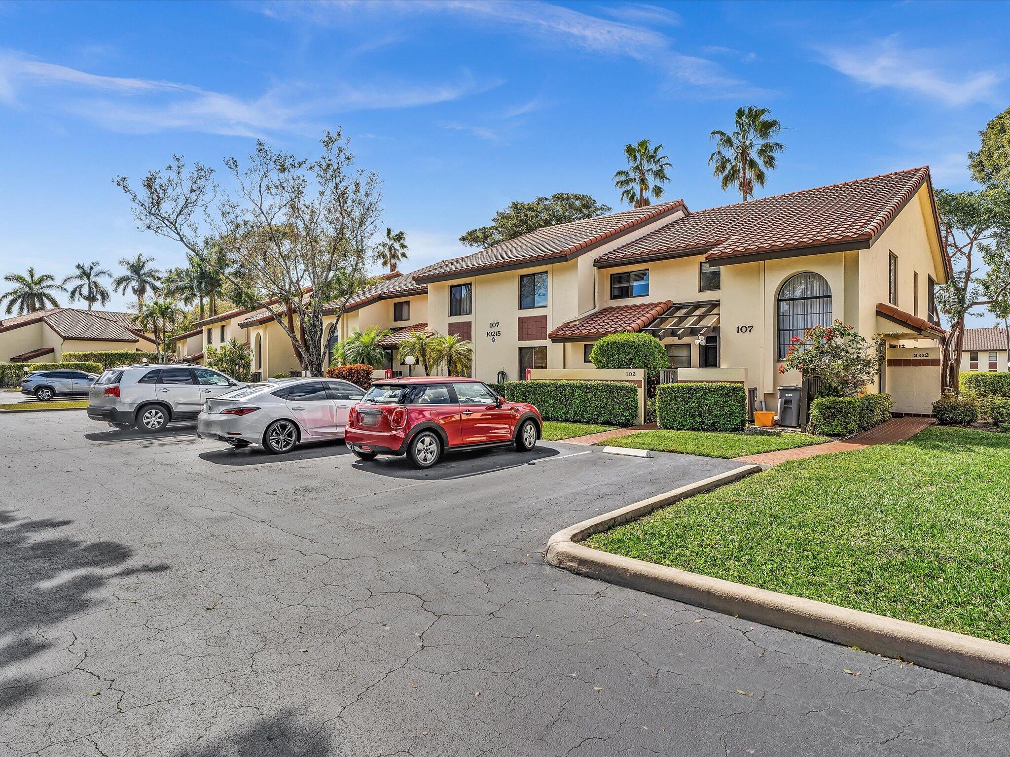 10215 N Circle Lake Drive # 201, Boynton Beach FL 33437