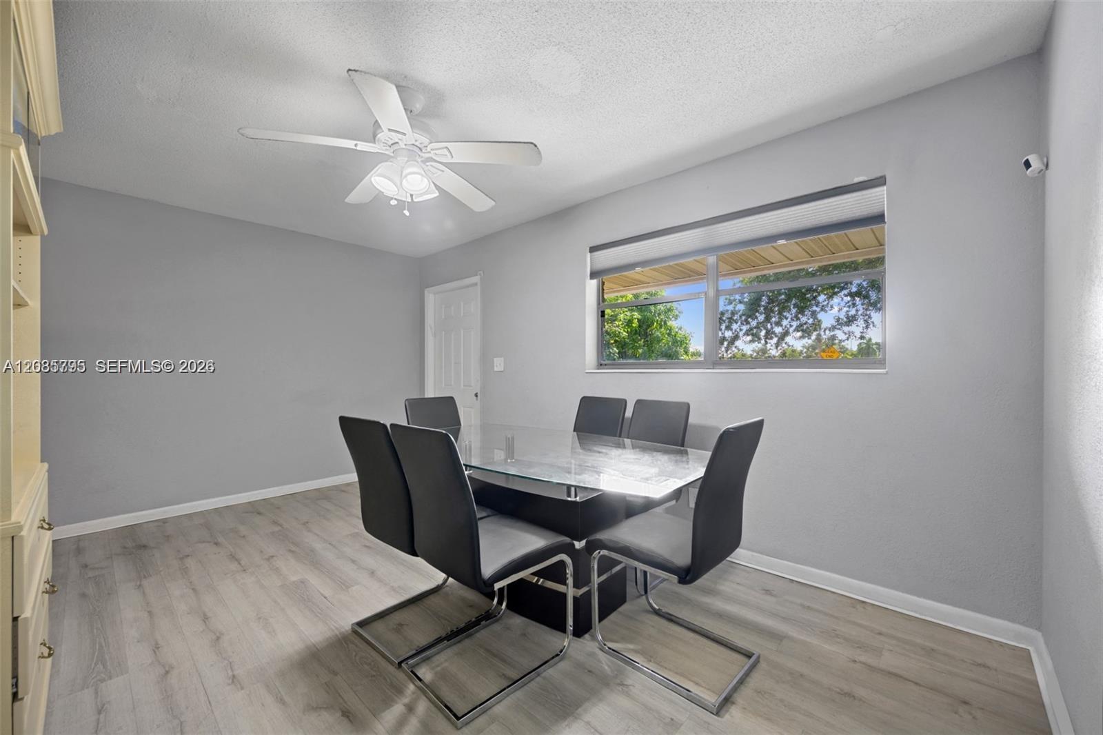 3530 N 65th Ave — Photo 4