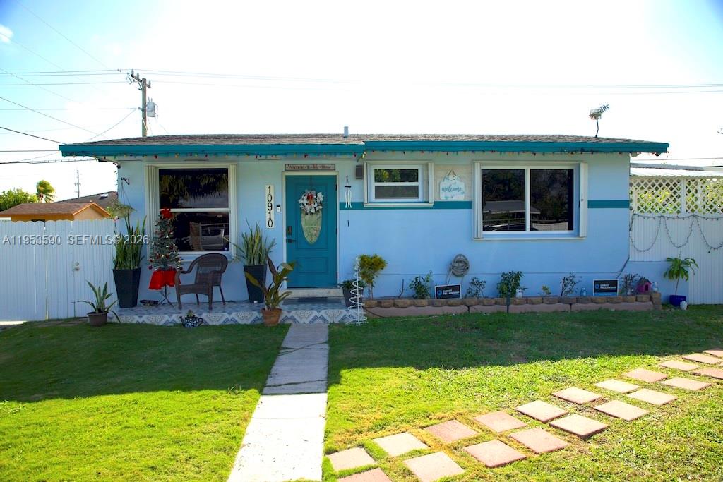 10910 SW 217th Ter — Photo 2