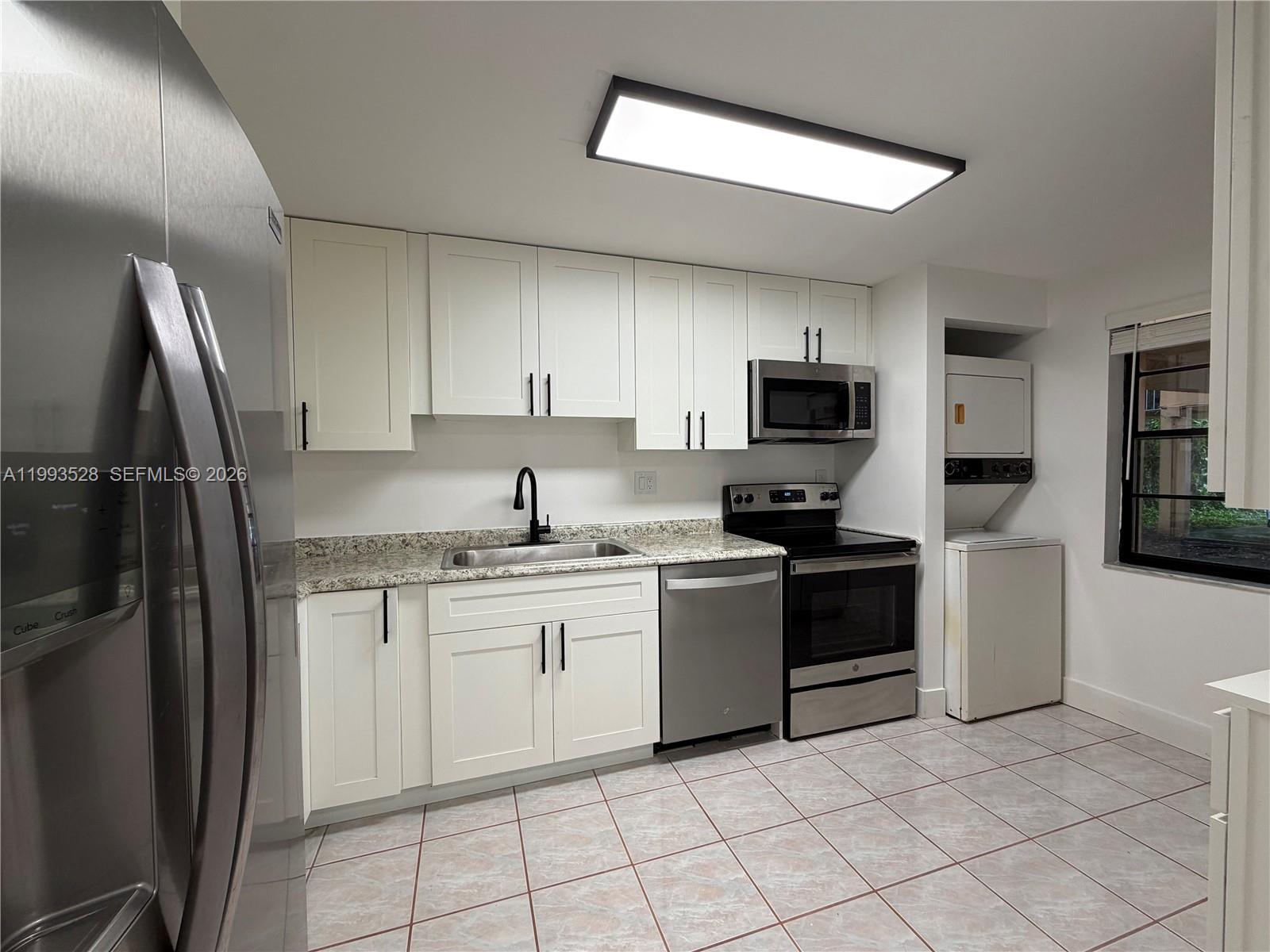 400 Commodore Dr # 101 — Photo 5