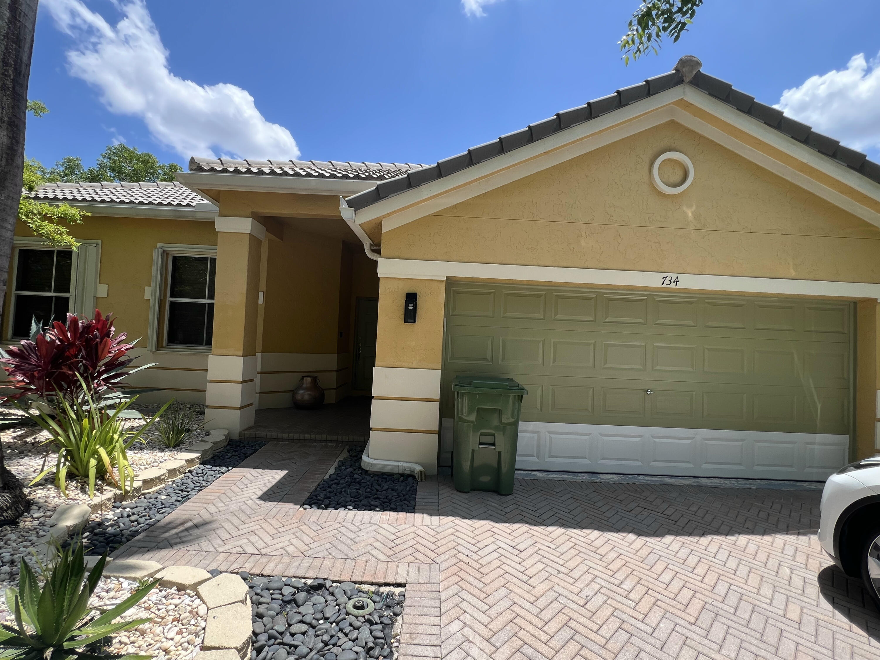 734 Lavender Circle, Weston FL 33327