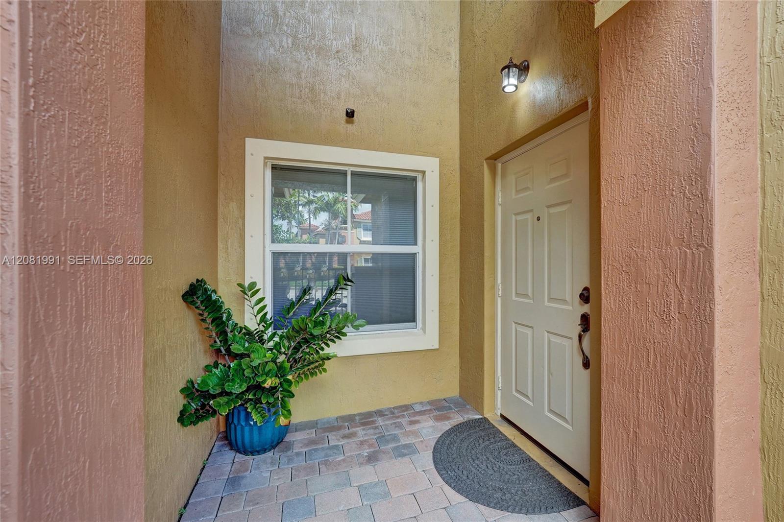 953 SW 143rd Ave — Photo 3