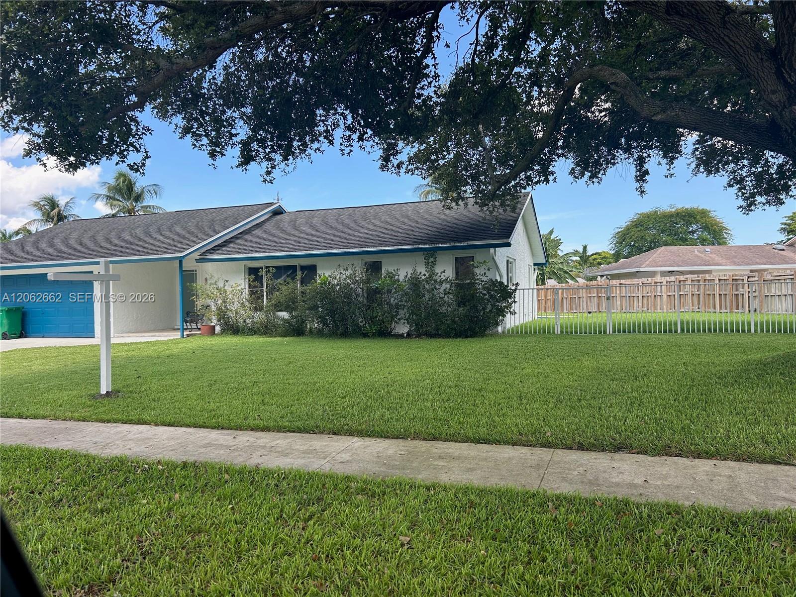 2760 SW 86th Way — Photo 3