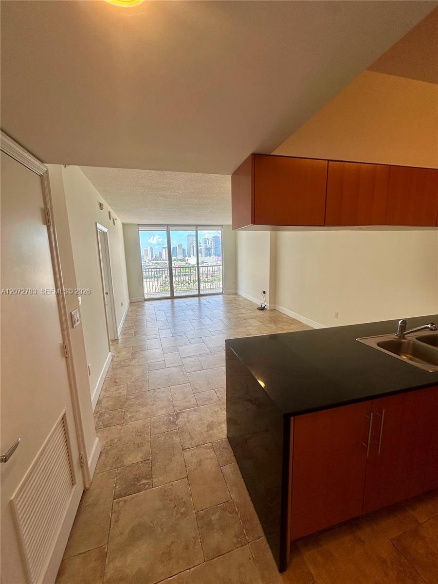 1750 N Bayshore Dr # 2406 — Photo 2