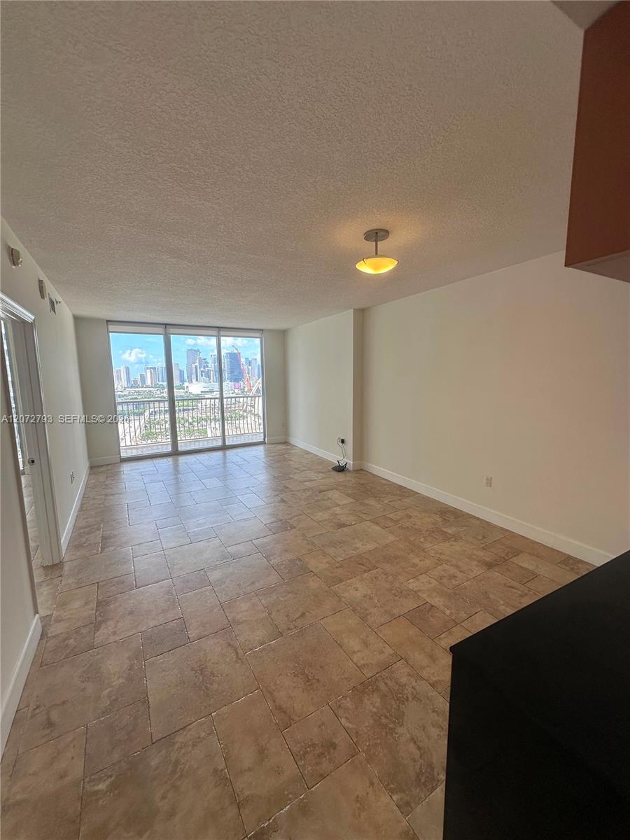 1750 N Bayshore Dr # 2406 — Photo 3