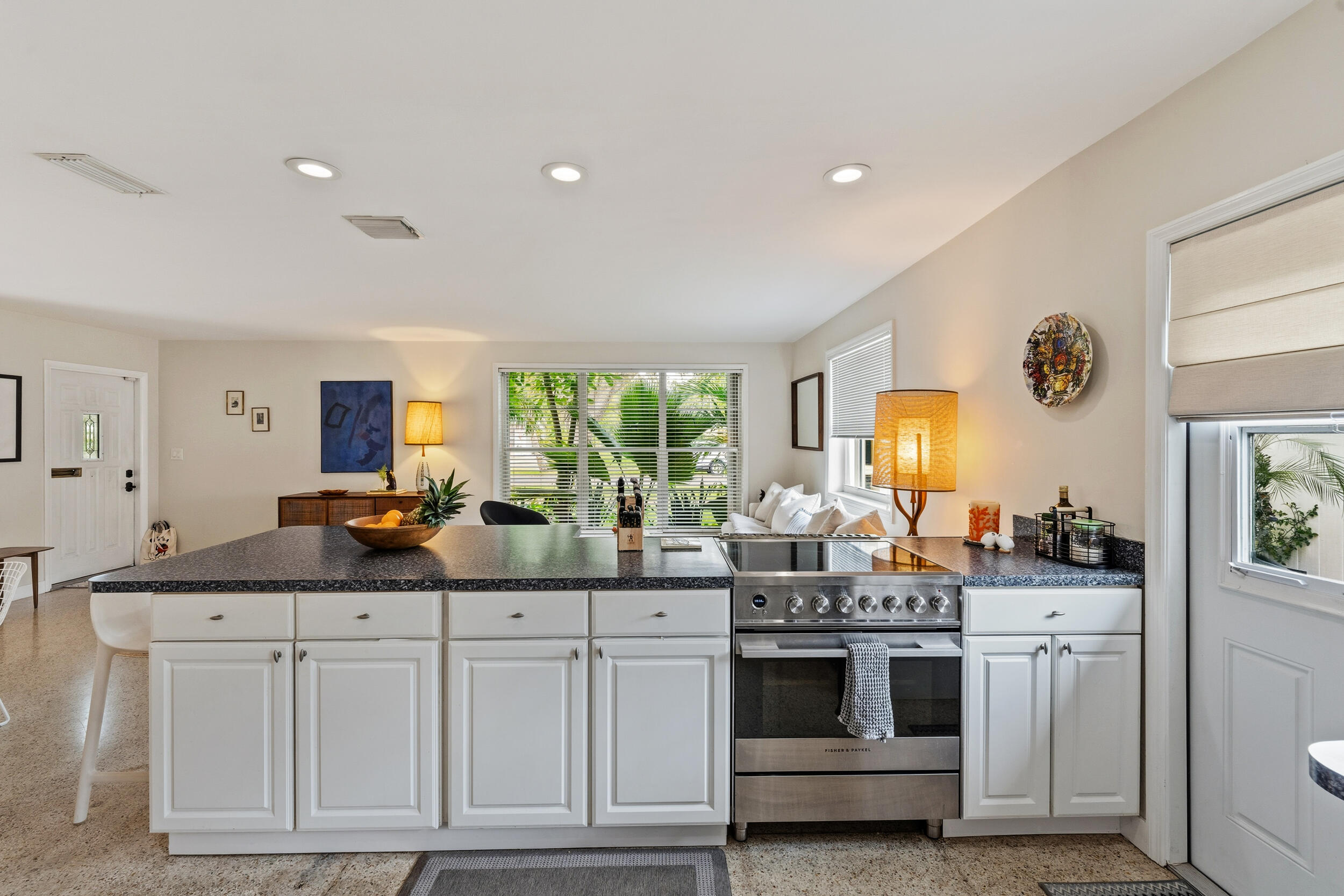708 Westwind Drive — Photo 4
