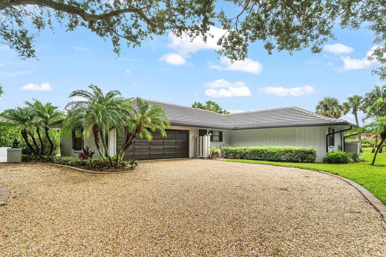 10158 SE ACORN Way, Jupiter FL 33469